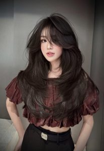 Nhiều nàng hay lo lắng trán cao khiến gương mặt “dừ” hơn.
