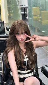 3.1. Tóc layer phân tầng dài uốn sóng Hàn Quốc